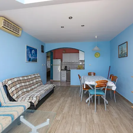 By The Sea - Biograd - 24702 公寓 *